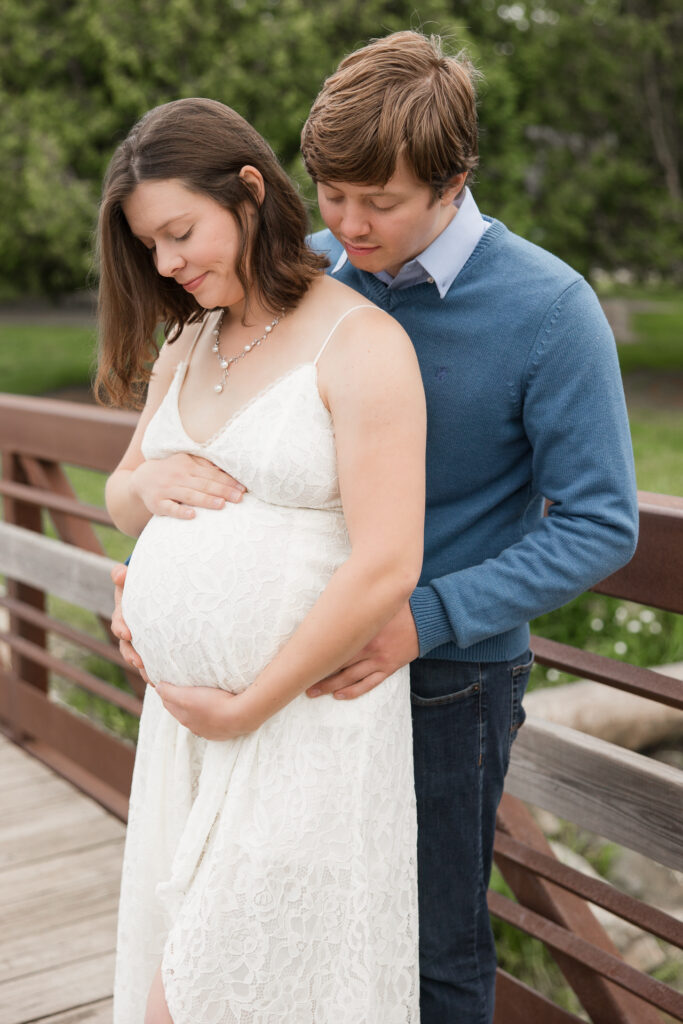 Southeastern, WI Maternity Session at Hika Bay Park