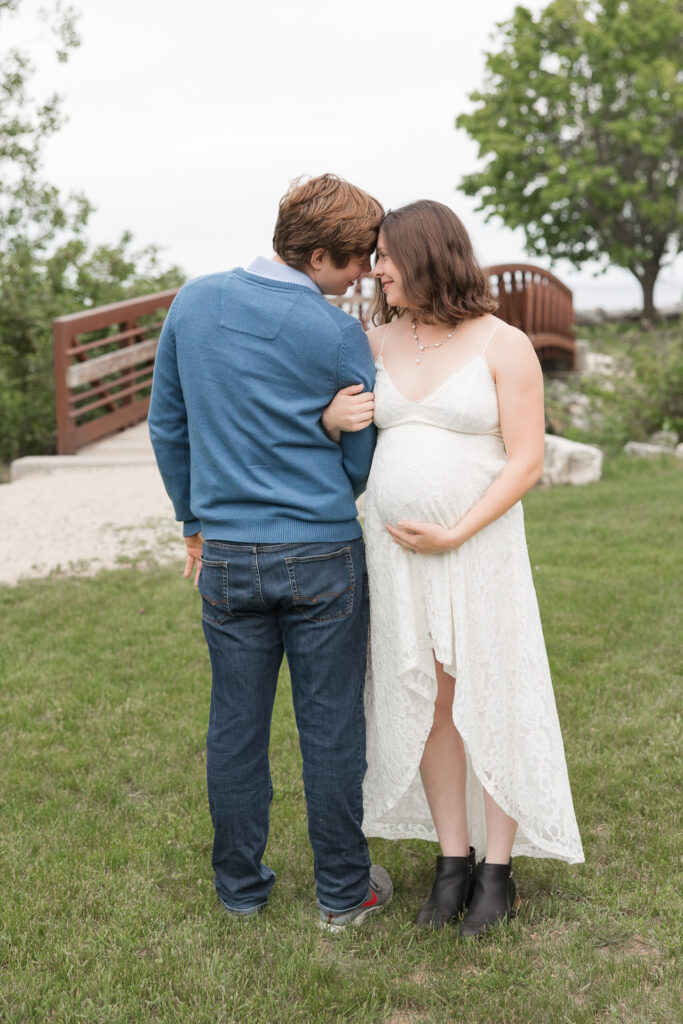 Southeastern, WI Maternity Session at Hika Bay Park