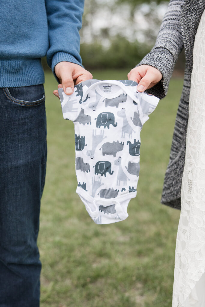 Southeastern, WI Maternity Session at Hika Bay Park