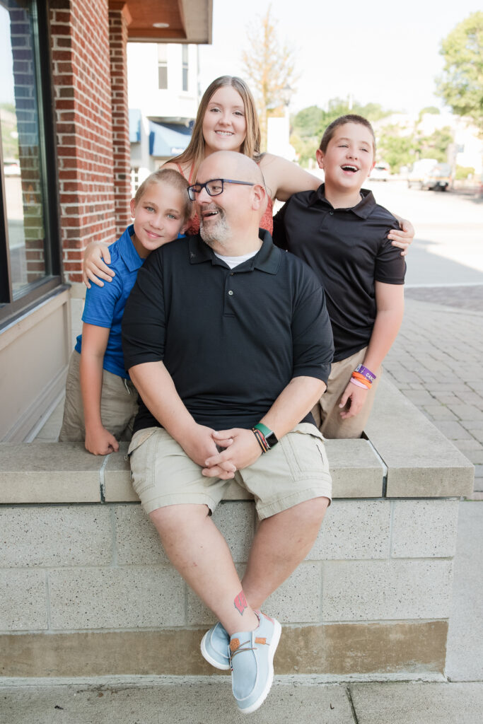 Southeastern WI Family Session in Downtown Port Washington